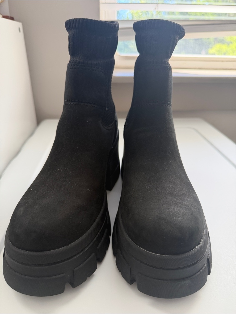 UGG Black Chunky Lug Chelsea Ankle Boot - Picture 2 of 3